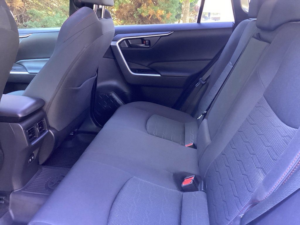 Used 2021 Toyota RAV4 SE w/ Weather & Moonroof Package AWD/4WD image 5