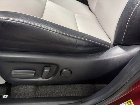 Used 2018 Toyota RAV4 Limited w/ Protection Package AWD/4WD image 14