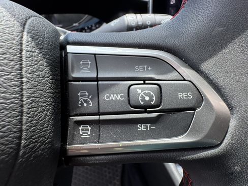 Used 2025 Jeep Compass Trailhawk w/ Trailhawk Convenience Group AWD/4WD image 33
