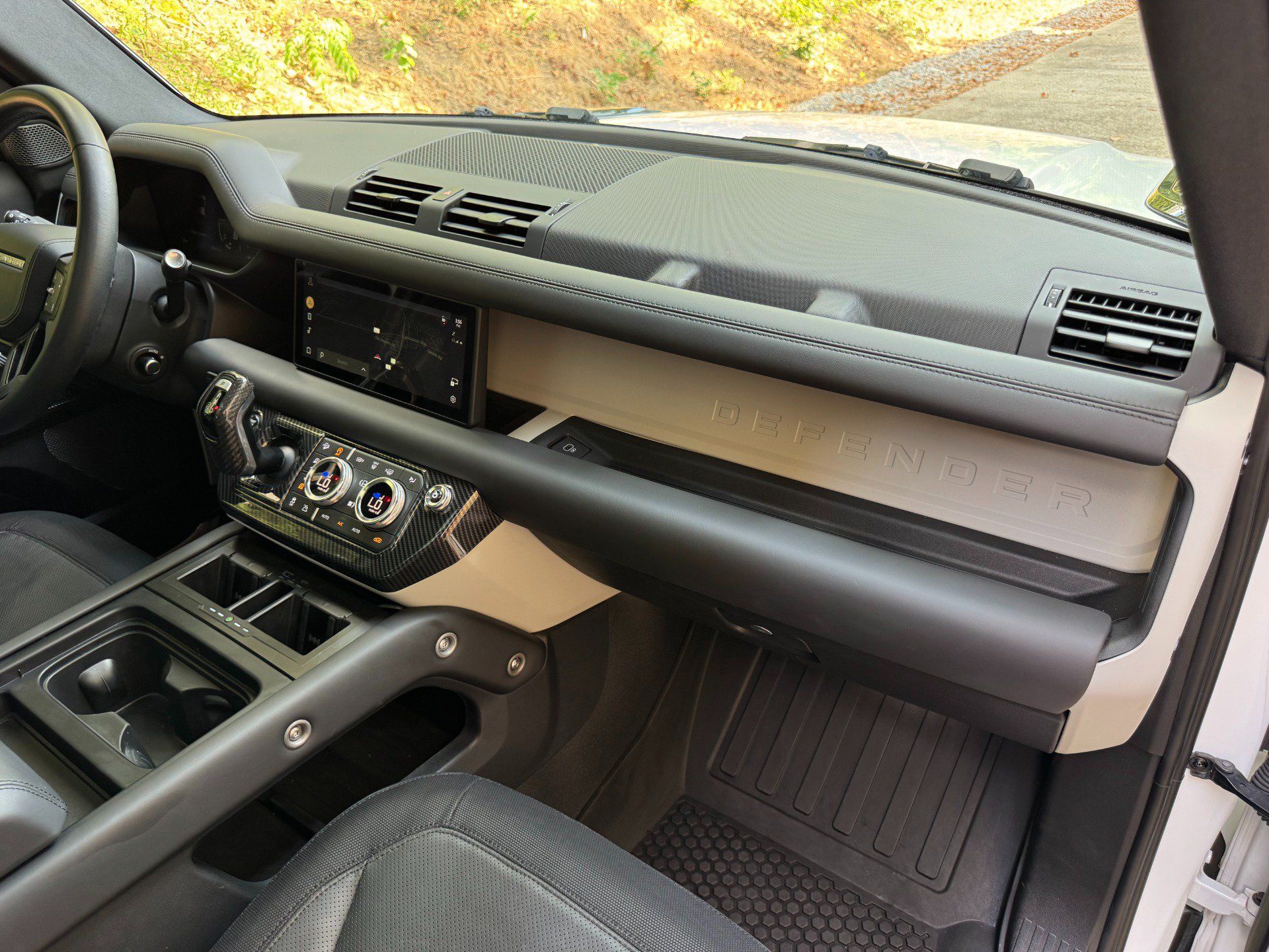 Used 2023 Land Rover Defender 110 X-Dynamic SE AWD/4WD image 19