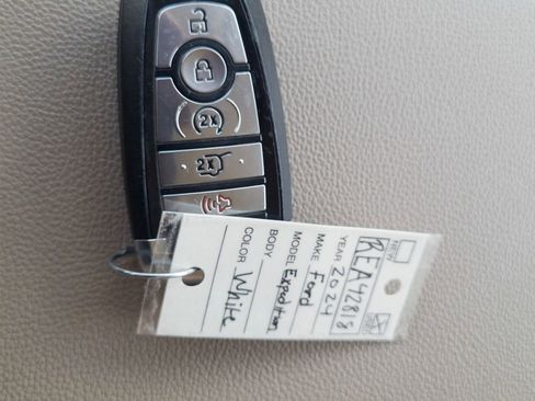 Used 2024 Ford Expedition Max Limited image 19