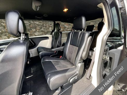 Used 2019 Dodge Grand Caravan SXT FWD image 22