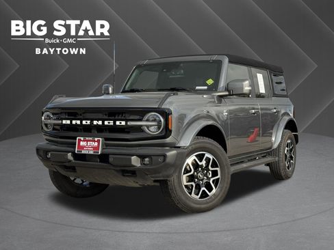 Used 2024 Ford Bronco Outer Banks AWD/4WD image 1