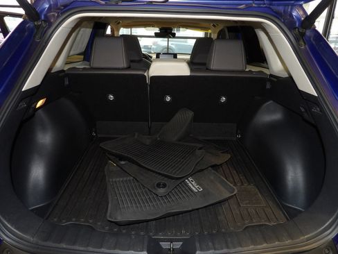 Used 2022 Toyota Corolla Cross XLE image 19