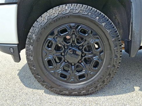 Used 2020 GMC Sierra 2500 Denali w/ Denali Ultimate Package AWD/4WD image 10