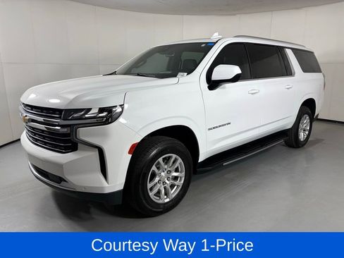 Used 2024 Chevrolet Suburban LT RWD image 5