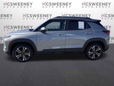 Used 2024 Chevrolet TrailBlazer LT image 2