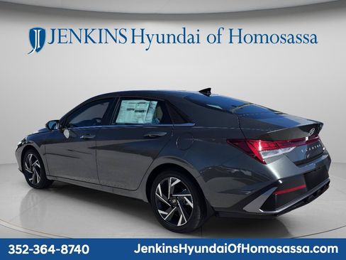 New 2026 Hyundai Elantra Limited FWD image 7