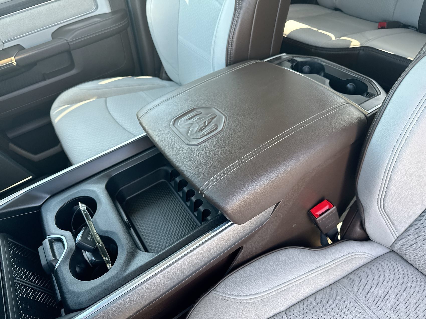 Used 2026 RAM 2500 Laramie AWD/4WD image 21