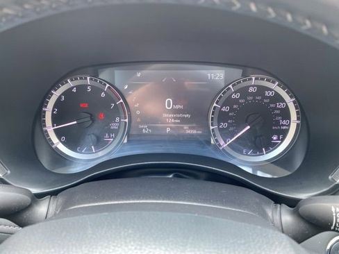 Used 2023 Toyota Highlander XSE FWD image 6