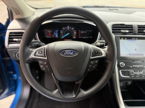 Used 2019 Ford Fusion SE FWD image 25