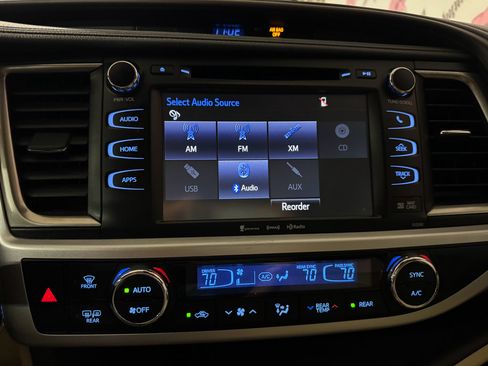 Used 2019 Toyota Highlander XLE image 35