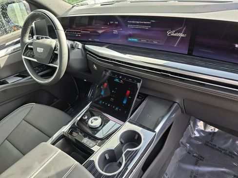 New 2026 Cadillac Escalade ESV Sport w/ LPO, ONYX Package image 10