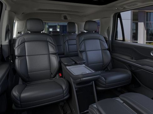 New 2026 Lincoln Navigator Reserve AWD/4WD image 11