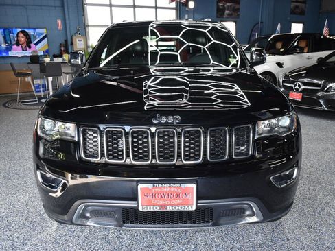 Used 2021 Jeep Grand Cherokee Limited AWD/4WD image 12