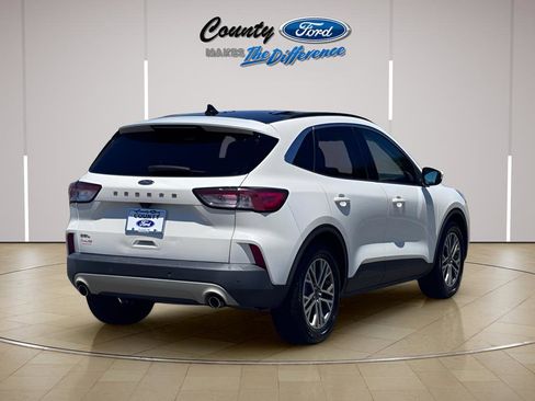 Used 2021 Ford Escape SEL w/ Technology Package FWD image 4