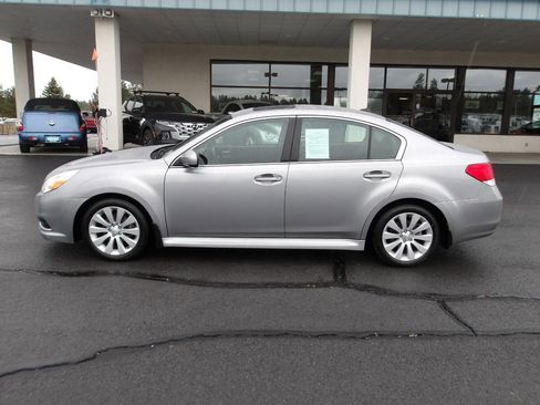 Used 2011 Subaru Legacy 2.5i Limited AWD/4WD image 2