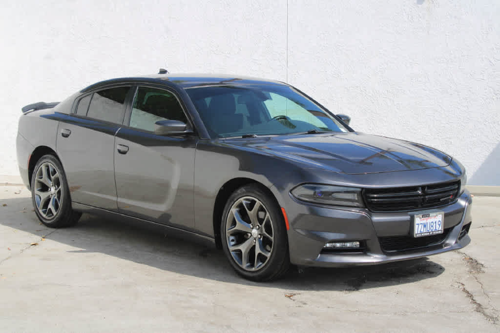 Used 2018 Dodge Charger SXT Plus RWD image 3
