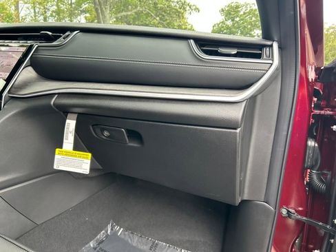 New 2025 Jeep Grand Cherokee Limited w/ Luxury Tech Group II image 27