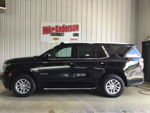 Used 2023 Chevrolet Tahoe LS AWD/4WD image 2