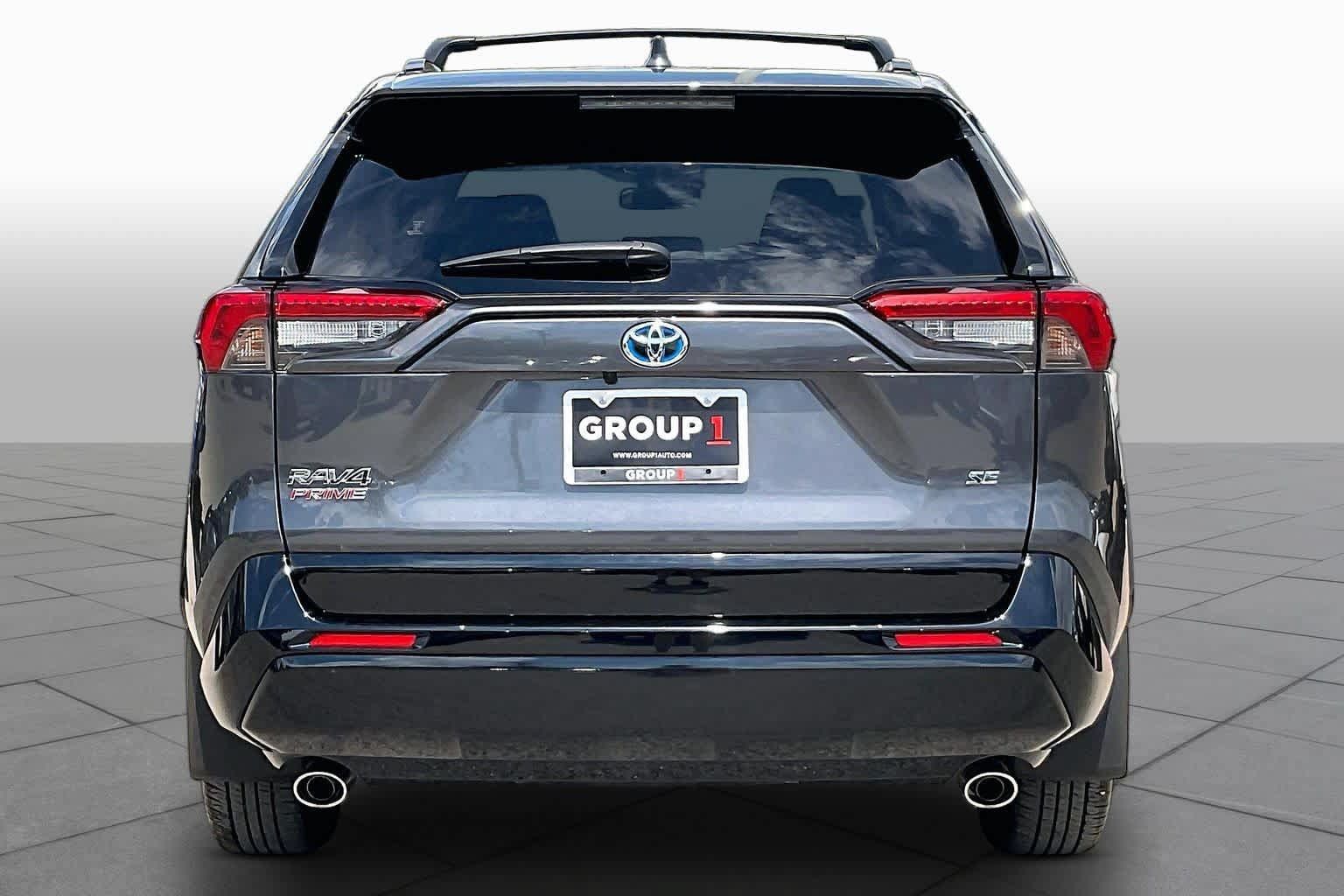 Used 2024 Toyota RAV4 SE w/ Weather & Moonroof Package AWD/4WD image 5