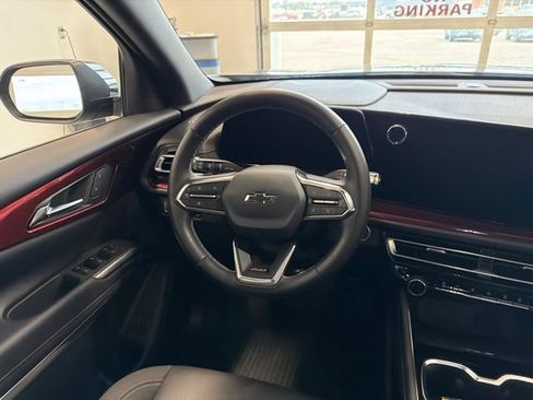 Used 2025 Chevrolet Traverse Z71 w/ LPO, Floor Liner Package AWD/4WD image 33
