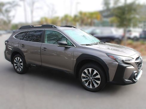 Used 2024 Subaru Outback Limited image 15