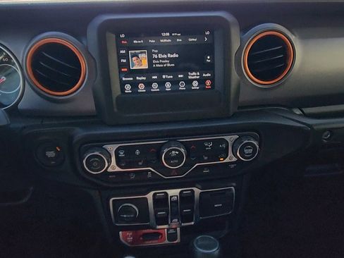 Used 2021 Jeep Gladiator Mojave w/ Cold Weather Group image 23