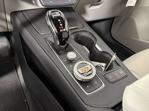 Used 2023 Cadillac XT4 Premium Luxury FWD image 11