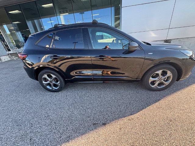 Certified 2023 Ford Escape ST-Line w/ Tech Pack #1 AWD/4WD image 6