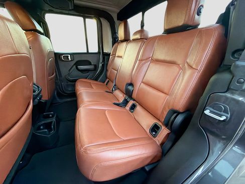 Used 2021 Jeep Gladiator Willys image 19