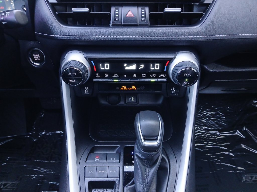 Used 2025 Toyota RAV4 XLE Premium FWD image 4