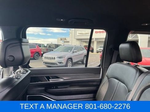 Used 2023 Jeep Wagoneer Series III w/ Preferred Equipment Group AWD/4WD image 41