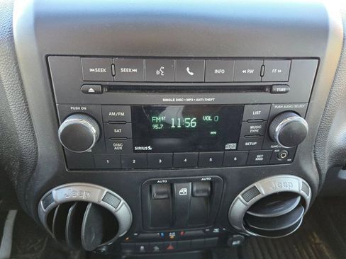 Used 2013 Jeep Wrangler Sport image 12