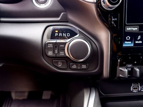 New 2026 RAM 1500 4x4 Crew Cab image 15