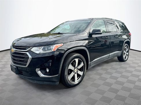 Used 2019 Chevrolet Traverse LT w/ LT Premium Package image 4