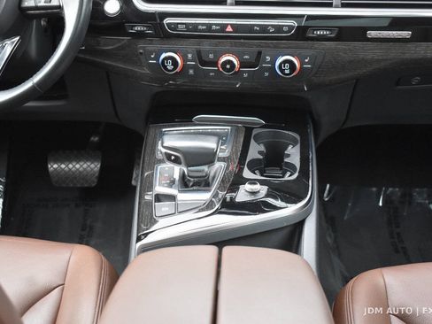 Used 2019 Audi Q7 3.0T Premium w/ Convenience Package AWD/4WD image 28