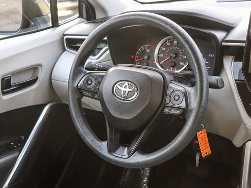 Certified 2022 Toyota Corolla Cross L image 16