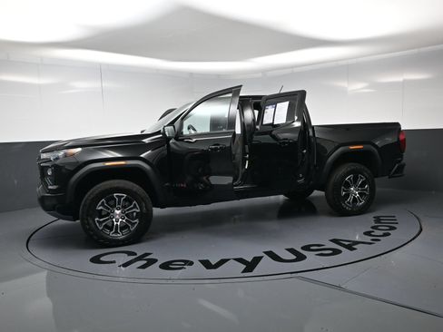 Used 2024 GMC Canyon AT4 w/ AT4 Premium Package AWD/4WD image 22