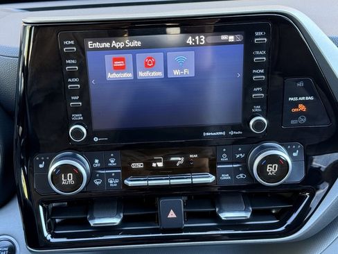 Used 2021 Toyota Highlander XLE image 31