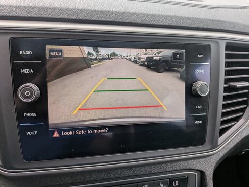 Used 2020 Volkswagen Atlas Cross Sport SE w/ Panoramic Sunroof Package AWD/4WD image 22