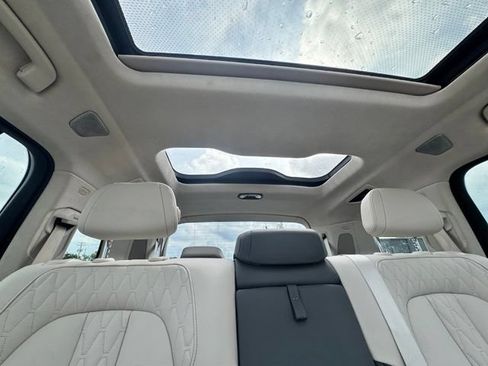 Used 2024 BMW X7 M60i w/ Executive Package AWD/4WD image 27