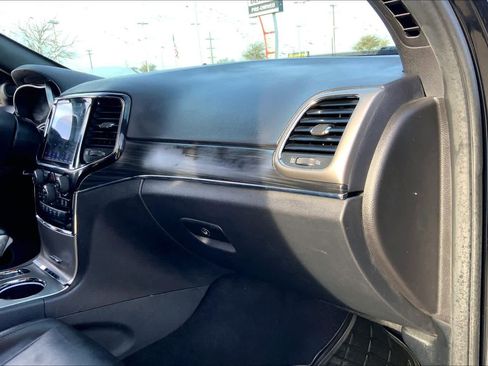 Used 2020 Jeep Grand Cherokee Limited image 19
