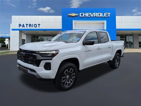 Used 2023 Chevrolet Colorado Z71 w/ Z71 Convenience Package 2 AWD/4WD image 6