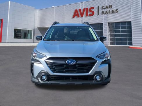 Used 2025 Subaru Outback Premium AWD/4WD image 2