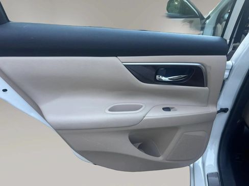 Used 2015 Nissan Altima 2.5 SL w/ Technology Package FWD image 17