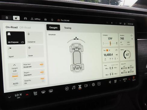Used 2024 Rivian R1S Adventure AWD/4WD image 26