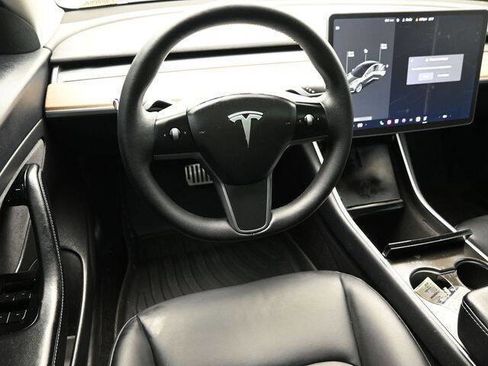 Used 2020 Tesla Model 3 Standard Range Plus image 18