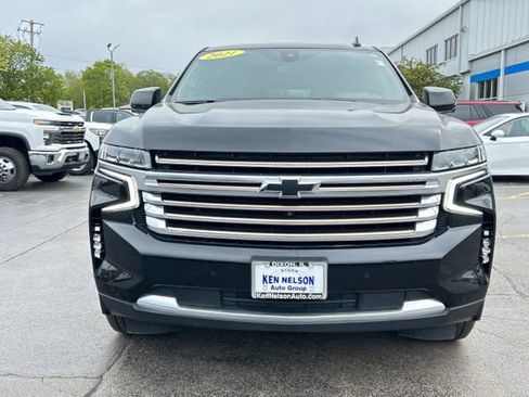 Used 2021 Chevrolet Suburban High Country AWD/4WD image 2