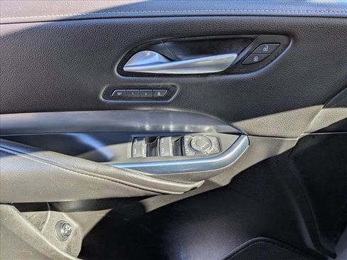 Used 2024 Cadillac XT4 Premium Luxury image 15